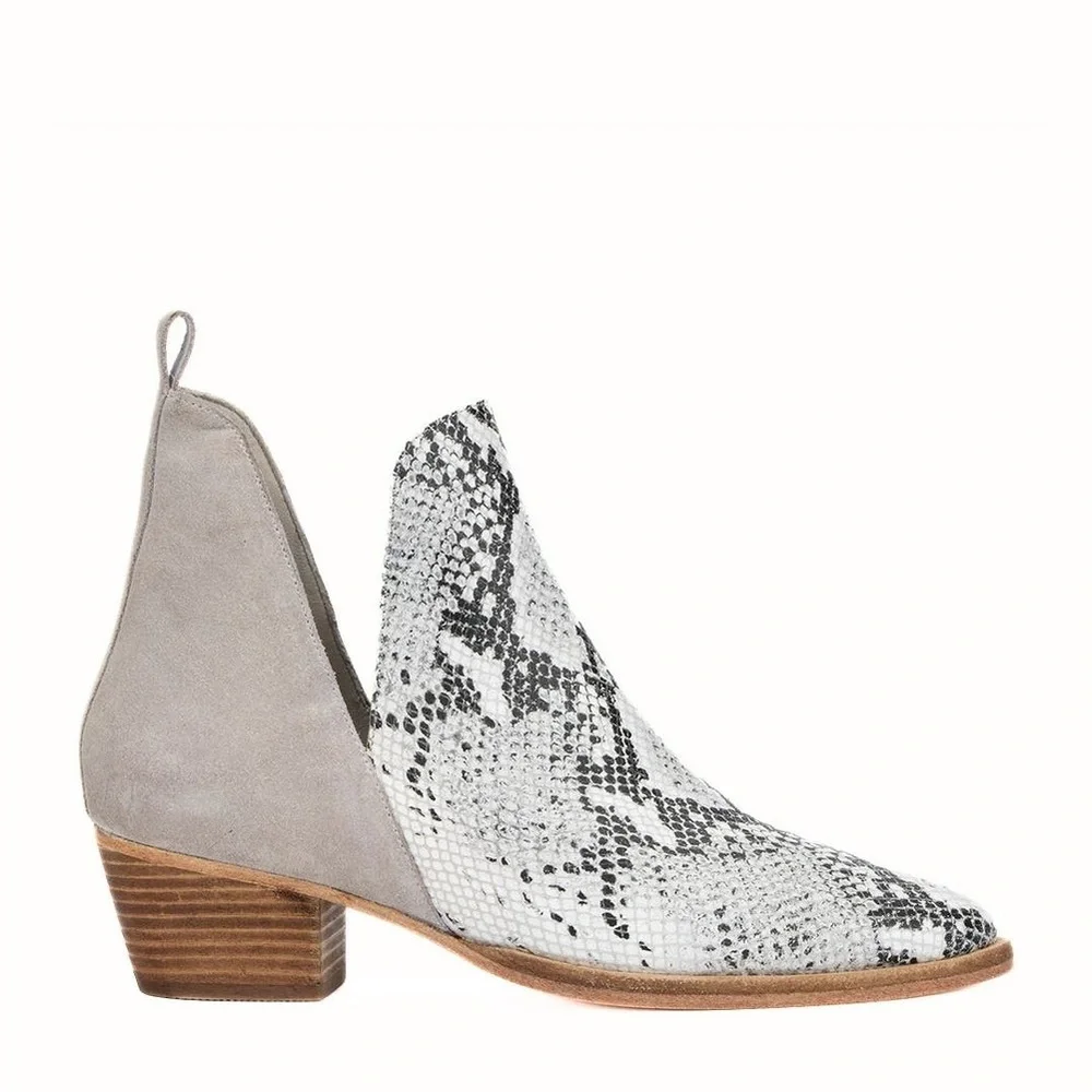 Vintage Foundry Co. Stylish Gray and White Ankle Boots with Pointed Toe - Picture 1 of 6